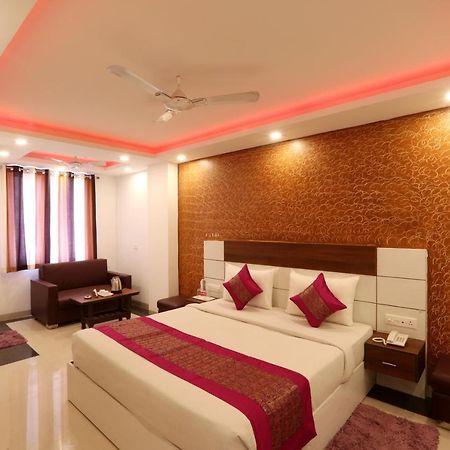 Hotel Classic นิวเดลี ภายนอก รูปภาพ