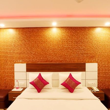 Hotel Classic นิวเดลี ภายนอก รูปภาพ