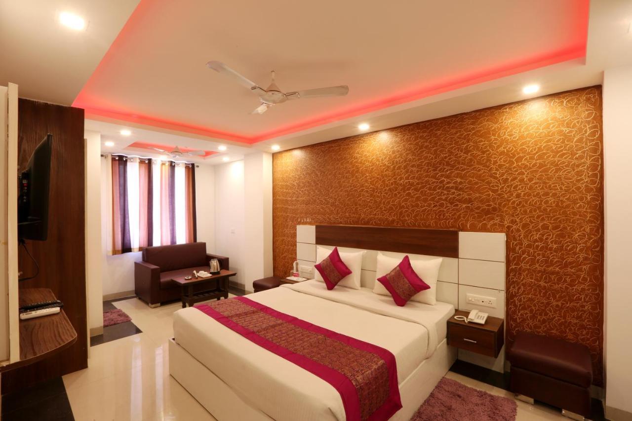 Hotel Classic นิวเดลี ภายนอก รูปภาพ